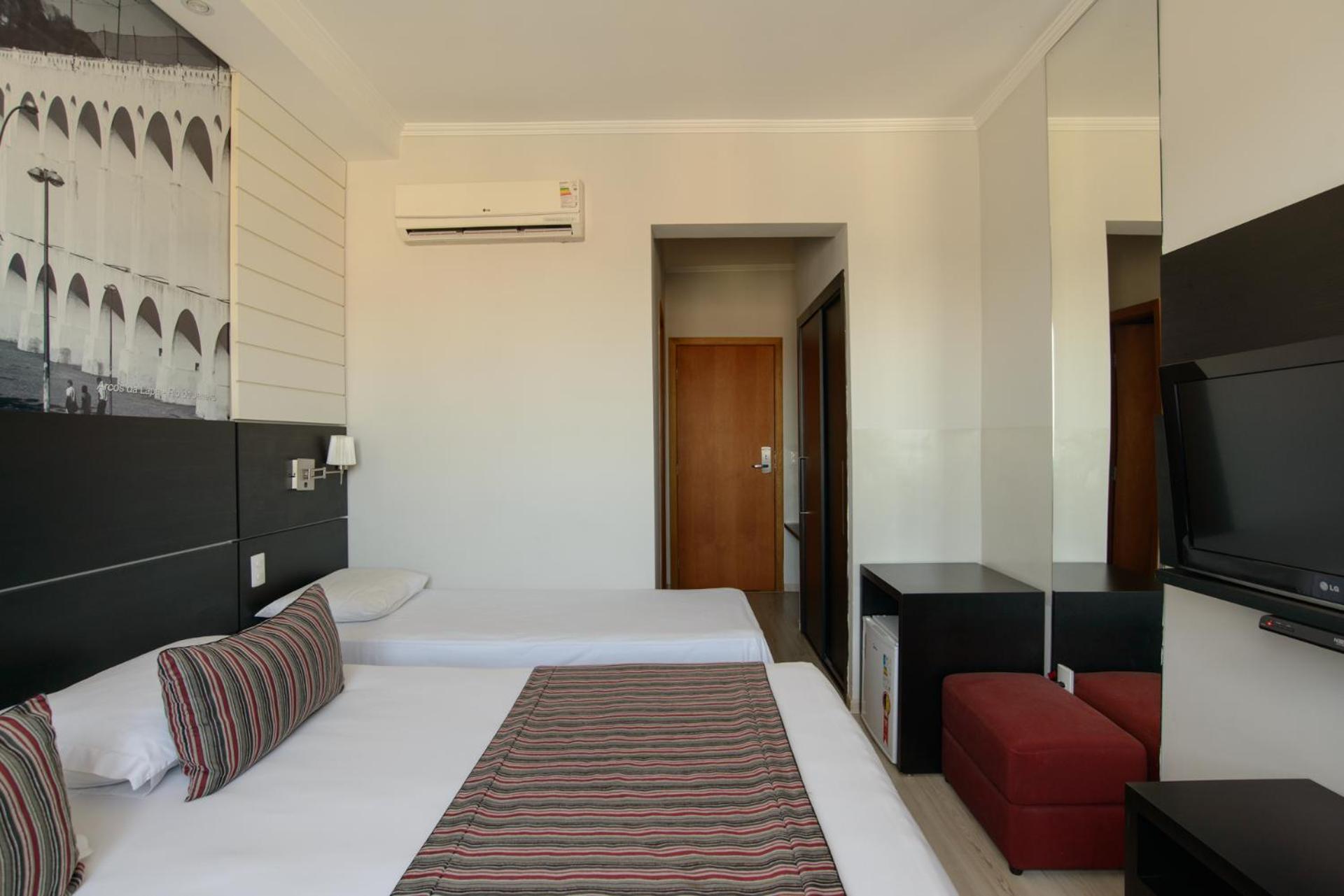 Faro Hotel Taubate Exterior photo