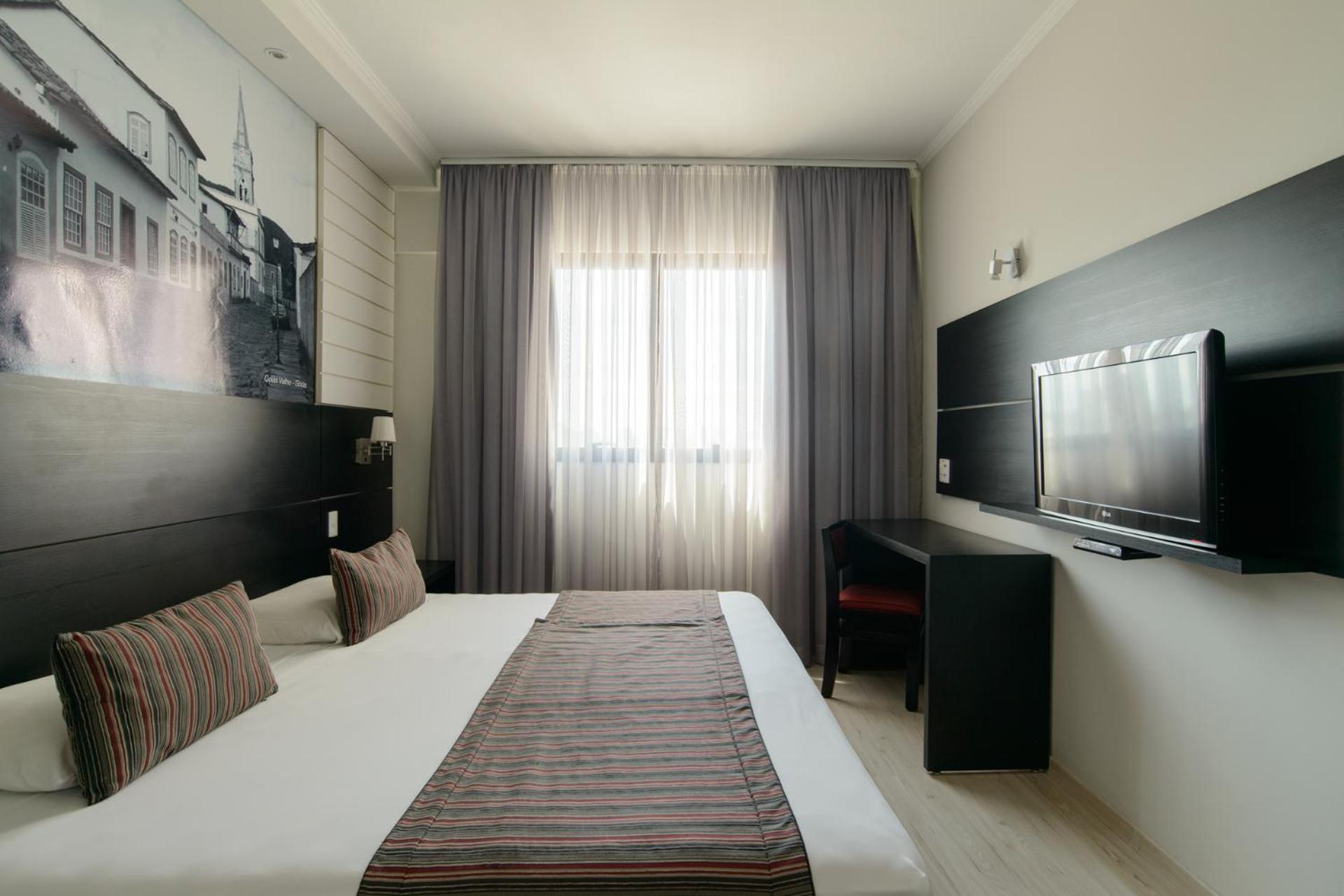 Faro Hotel Taubate Exterior photo