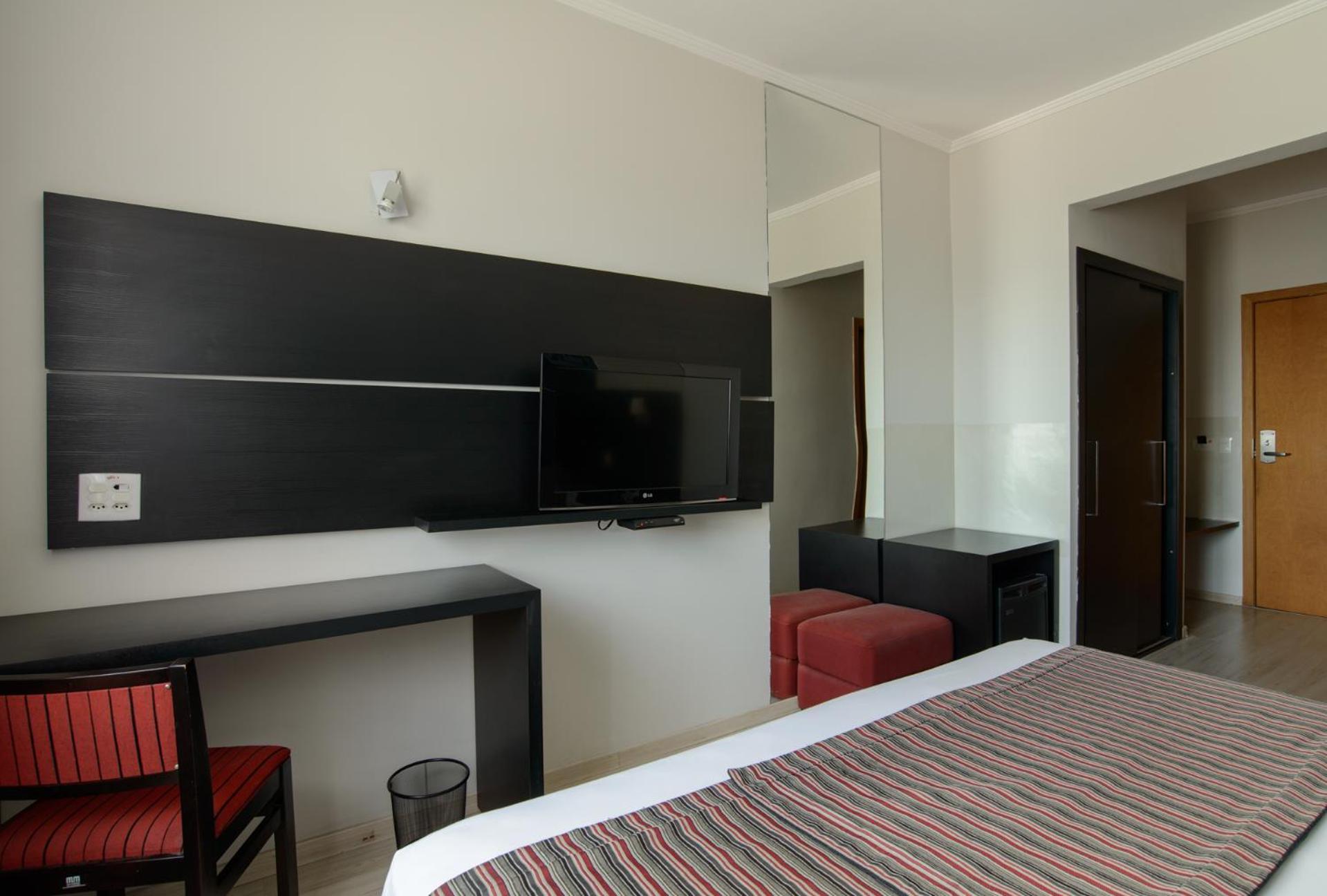 Faro Hotel Taubate Exterior photo